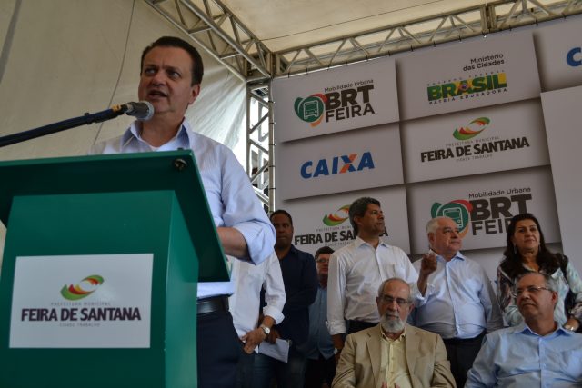 O ministro Gilberto Kassab falou das dificuldades que os municípios estão enfrentado e parabenizou Feira de Santana. Foto: Olá Bahia