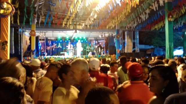 Alcymar faz um trabalho versátil sem perder o foco na autêntica música de vaqueijada (Foto: Olá Bahia)
