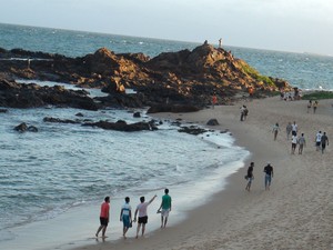 Praia do Farol da Barra está imprópria para banho. Foto: Lílian Marques/ G1