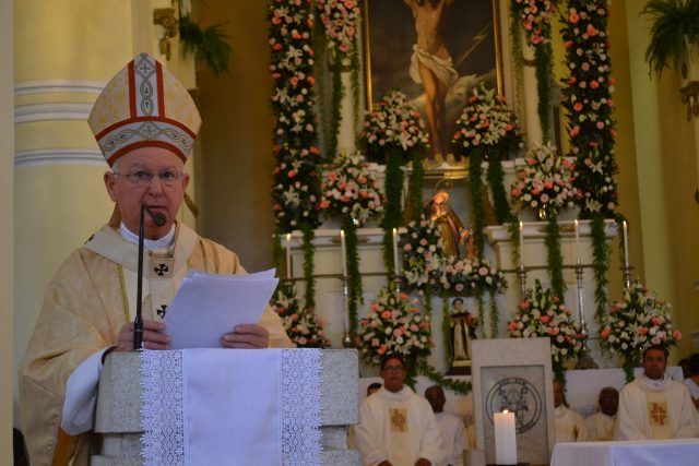 Dom Itamar Vian, Arcebispo Metropolitano de Feira de Santana, além de saudar avôs e avós com o exemplo de São Joaquim e Santana, também salientou a Encíclica do Papa Francisco que conclama a humanidade a ter mais responsabilidade com a natureza. Foto: Olá Bahia