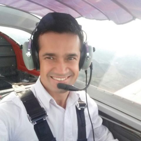 Prefeito tinha 39 anos; funcionário que acompanhava o monomotor também morreu (Foto: Facebook/Reprodução)