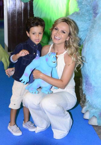 Eliana e o filho Arthur. Foto: Leo Franco/AgNews