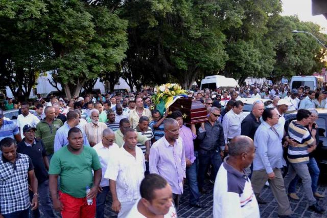 Cotejo saiu da igreja matriz em direção ao cemitério municipal. Foto: José Barreto Jr.