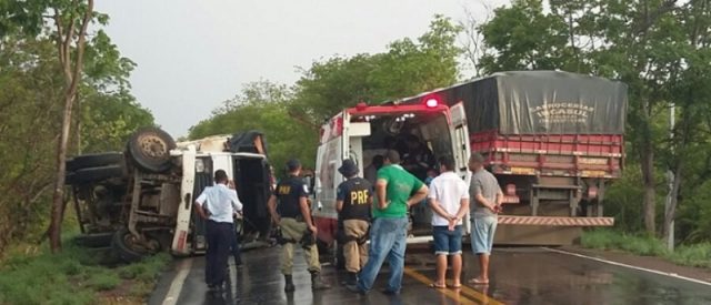 Vítimas foram socorridas por uma equipe do SAMU de Riachão das Neves.