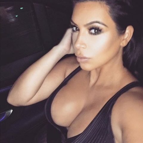 Socialite provocou seguidores no Instagram.
