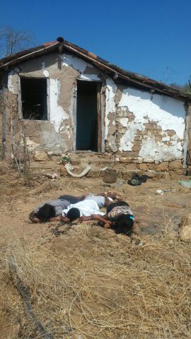 Segundo informações, o crime aconteceu em Barra, localidade que liga Anguera a Serra Preta. (Fotos enviadas por Whatsapp)