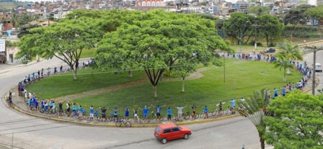 Além da Pedalada Azul, desde o início do mês está sendo realizada a Campanha Itabuna Azul com as cores da campanha (Foto: Reprodução/Pimenta Blog)