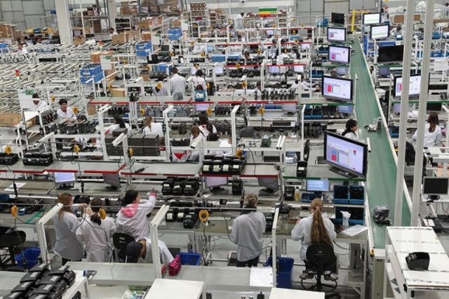 Frente a setembro de 2014, a produção industrial recuou em 12 dos 15 locais pesquisados (Foto Ilustração)