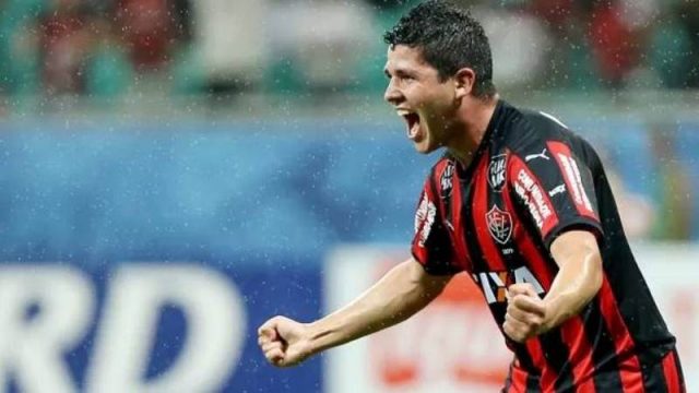 Segundo o empresário do jogador, Fernando Viana, a preferência, por obrigação contratual, é da Raposa. Foto: Reprodução/ ESPN.
