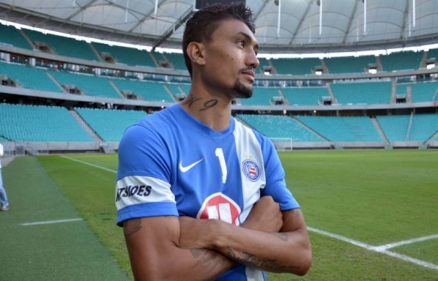Shanghai Shenxin, clube chinês que detém os direitos de Kieza, diz não abrir mão da pedida dos R$ 5,6 milhões para negociá-lo em definitivo. Foto: Betto Jr.