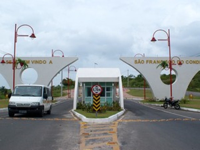 Fachada do município de São Francisco do Conde, na Bahia. Foto: Egi Santana/G1.