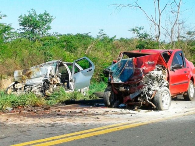 Caso ocorreu entre os municípios de Riachão das Neves e Formosa do Rio Preto. Foto: Divulgação/PRF.
