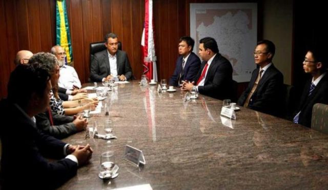 Governador Rui Costa se reuniu com representantes da montadora chinesa Yasuna Motors. Foto: Mateus Pereira/GovBa.