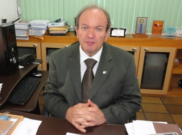 Os relatos indicam que embora não dependa de aparelhos, a situação do ex-procurador-geral é grave e necessita de cuidados médicos. (Foto: Reprodução / Google)
