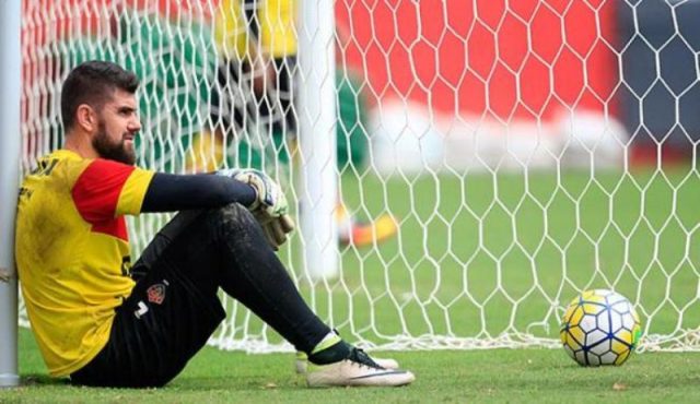 Recuperado, camisa 1 já treina com o grupo. Foto: Raul Spinassé.