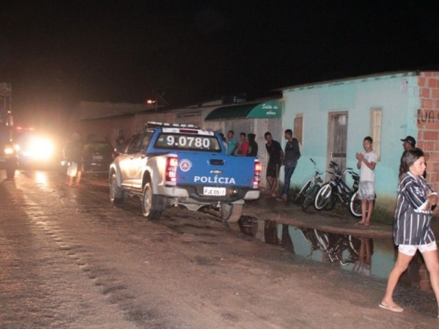 Crime ocorreu por volta das 19h, na Avenida Brasil. Foto: Tássio Loureiro/Via 41.