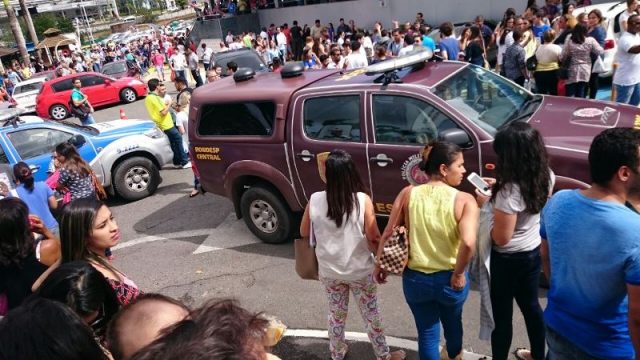 O grupo antibomba da Polícia Federal chegou a ser acionado e esteve no local. (Foto enciada de whatsapp)