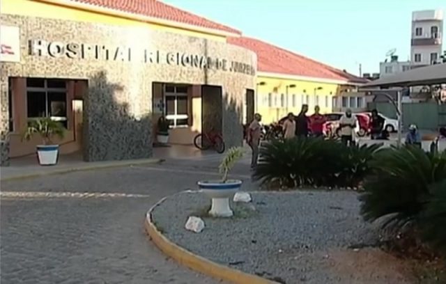 Médicos e servidores do Hospital Regional de Juazeiro entraram em greve por tempo indeterminado (Foto: Reprodução/TV Bahia)