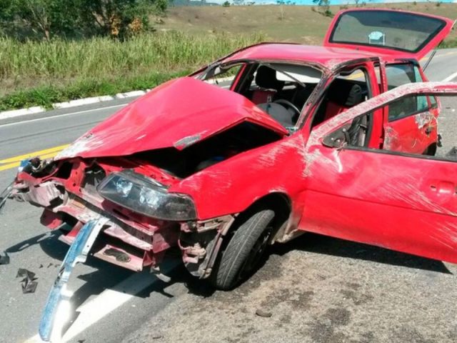 Acidente ocorreu na BR-101, trecho entre as cidades de Itagimirim e Itapebi (Foto: Divulgação/Polícia Civil)