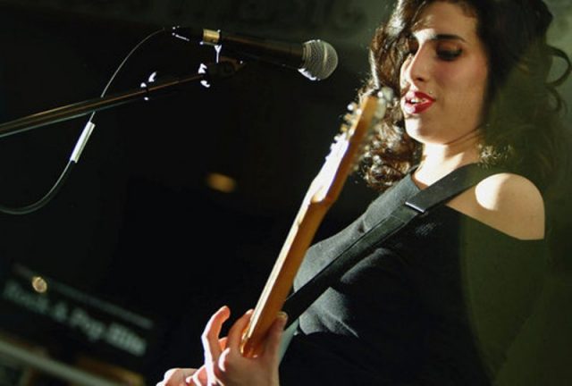 O espetáculo, que celebra o sucesso da cantora britânica Amy Winehouse, é assinado pela João Tadeu Produções. (Foto: Reprodução / Google)