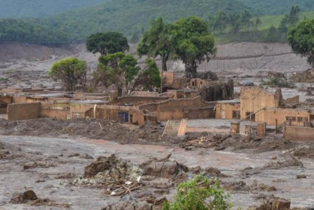 MP encontrou provas de que em quatro ocasiões chegou a suspender as operações da barragem de Fundão (Foto: Antonio Cruz/ Agência Brasil)