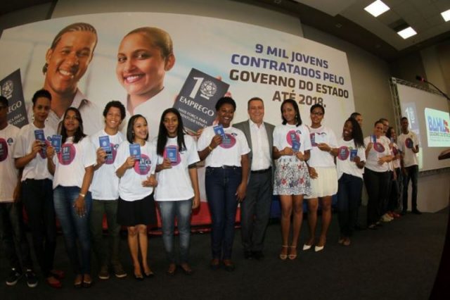 Programa Primeiro Emprego foi lançado pelo governador Rui Costana manhã desta quarta-feira (30) em cerimônia no Hotel Deville, em Salvador (Foto: Manu Dias/GOVBA)