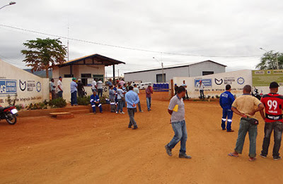 A assessoria de comunicação afirmou que as demissões acontecem para a realização de adequações ao ritmo de produção (Foto: Reprodução / Brumado Notícias)