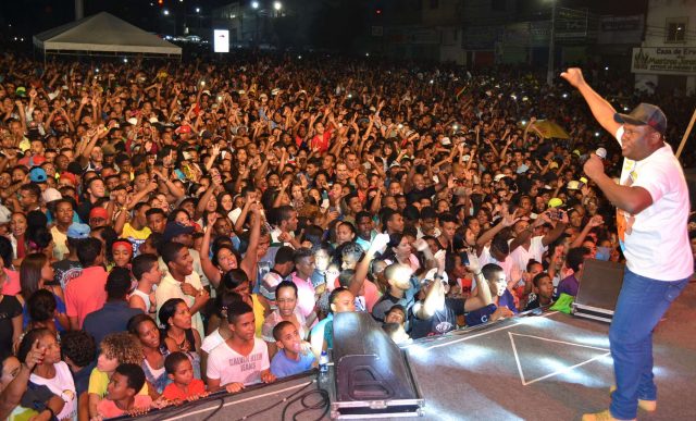 Irmão Lázaro cantou seus grandes sucessos.