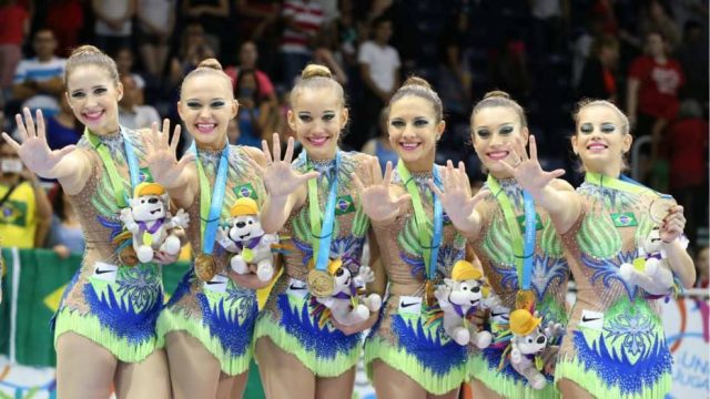 A equipe brasileira obteve neste sábado em Toronto a medalha de ouro na prova geral por equipes (Foto: Reprodução/ Estadão)