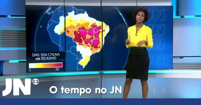 Maria Júlia Coutinho tem sido alvo de comentários racistas. Foto: Reprodução/Facebook Jornal Nacional