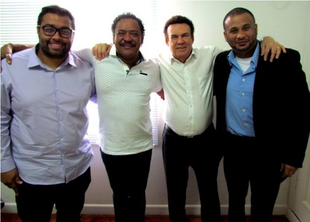 Compadre Washington e Campos Machado (centro) ao lado de correligionários. Foto: Facebook/C. Machado.