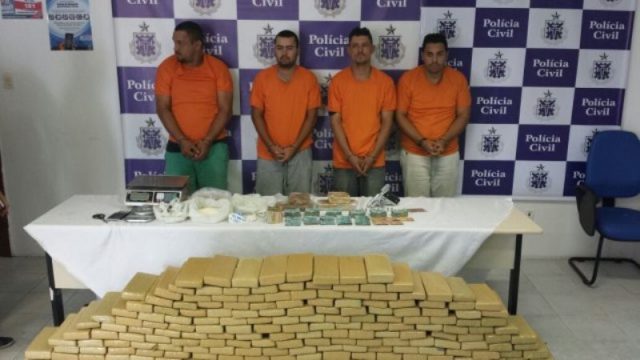 A operação resultou na prisão de quatro pessoas e apreensão de mais de 300 kg de drogas em Feira de Santana (Foto: Reprodução / Polícia Civil) (Foto: Reprodução / Polícia Civil)