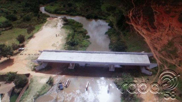 Ponte serviria para desviar o fluxo de caminhões com cargas pesadas do centro do município para as rodovias estaduais.