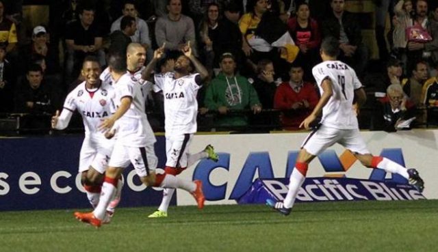 Jogo acirrado teve gols no início e fim. Foto: Estadão Conteúdo.