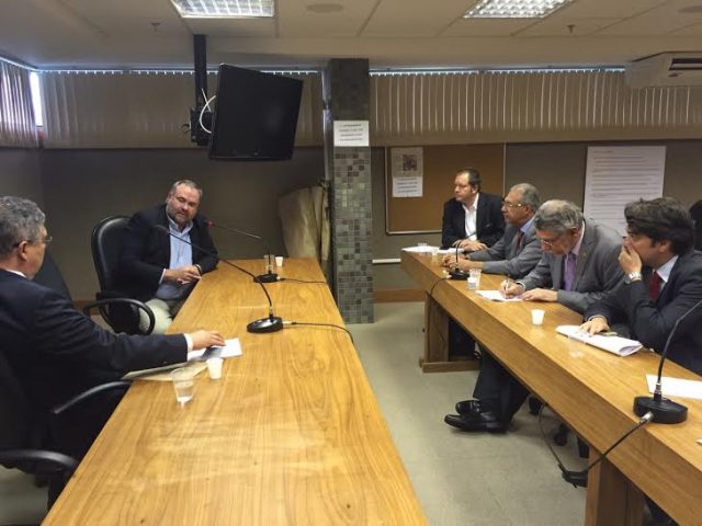 Presidente da concessionária esteve em reunião na Alba. Foto: Ascom