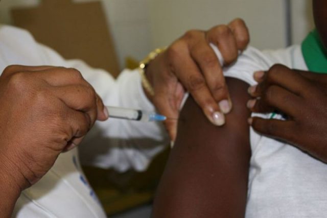 Segunda dose da vacina é indispensável para garantir a imunização das meninas contra o HPV. Foto: Jorge Magalhães