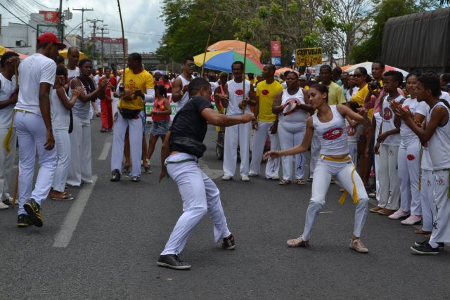 A capoeira marcou presença no desfile. Foto: Olá Bahia