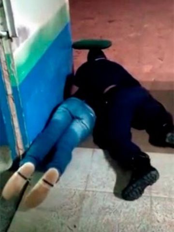 Rapaz foi levado ao chão pelo guarda municipal. Foto: Reprodução/You Tube