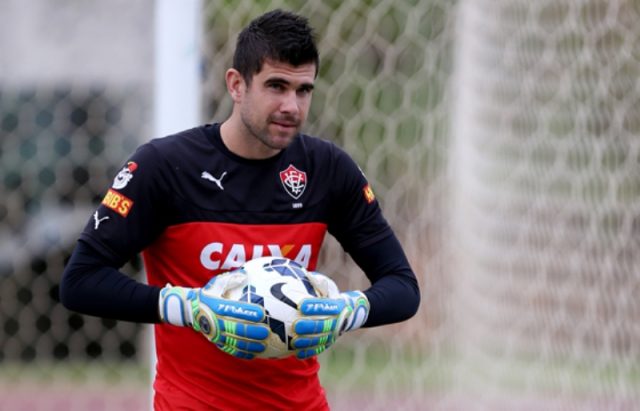 O goleiro Fernando Miguel já tem contrato apalavrado até 2017. Foto: Divulgação/ECVitória.