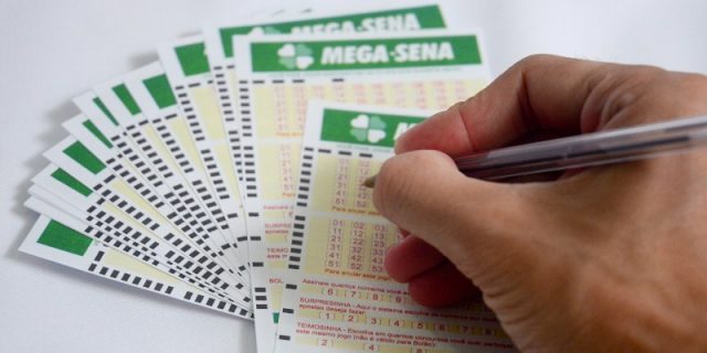 A probabilidade de um apostador acertar as seis dezenas é uma em 50 milhões. Foto: brasilpost.com.br.