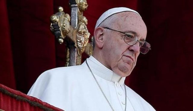 Papa relembra atentados recentes e pede paz. Foto: Alessandro Bianchi/Reuters.