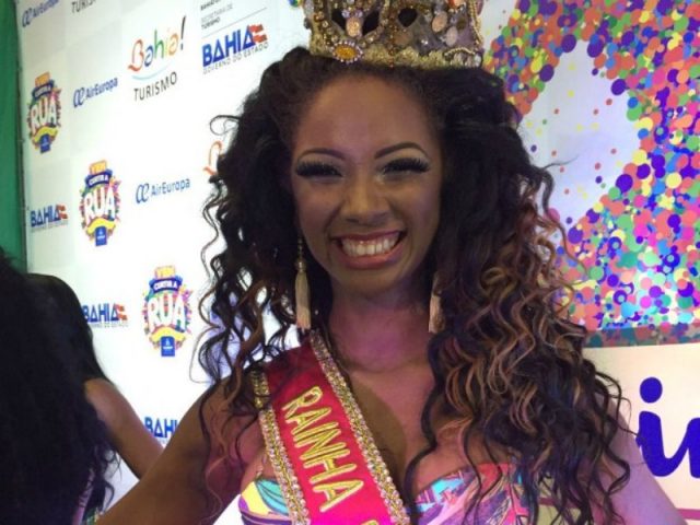 O título de rainha ficou com Ana Caroline Amaral da Silva, de 20 anos. Foto: Giana Mattiazzi/TV Bahia. 