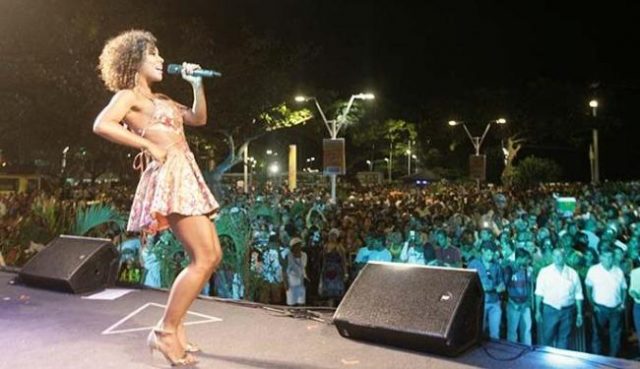 A cantora Ana Mametto foi uma das atrações do evento. Foto: Joá Souza/Ag. A TARDE.