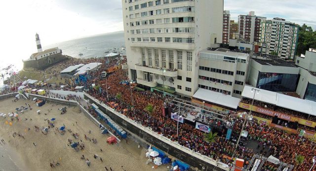 Carnaval reúne milhares de foliões em Salvador. Foto: Valter Pontes/Agecom.