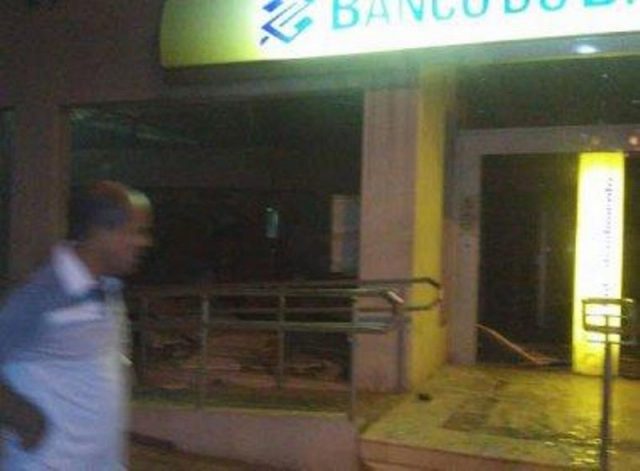 Agência do Banco do Brasil em Angical sofre ação de bandidos. Foto: Reprodução/Macaubense Life