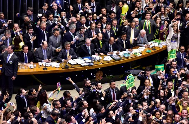 Deputados pró-impeachment comemoram aprovação. Foto: eca Ribeiro/Câmara dos Deputados.