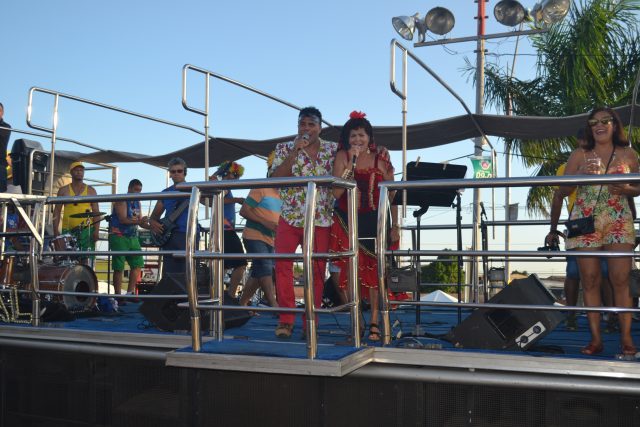 O bloco é conhecido pela alegria e irreverência dos cantores Dilma e Djalma  (Foto: Olá Bahia)