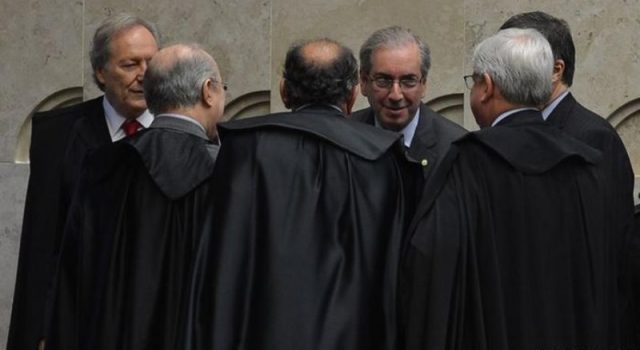 STF deve ou não analisar mérito do pedido de impeachment de Dilma? (Foto: Agência Brasil)