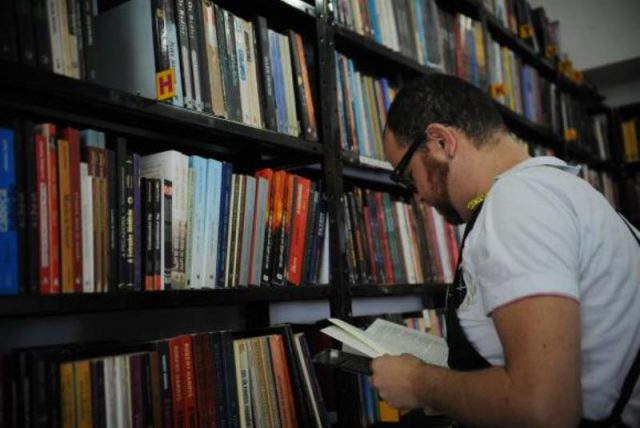 Em média, brasileiros dizem ter lido 2,54 livros nos últimos três meses. (Foto: Arquivo/José Cruz/Agência Brasil)