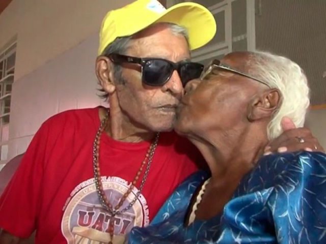 Casal confessa que dão uns beijos escondidos nos corredores do abrigo. Foto: Reprodução / TV Bahia.